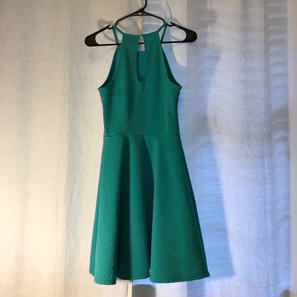 Dress - Picture 3 of 3